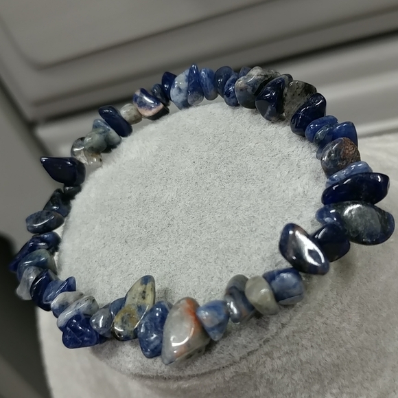 Sodalite Chip Beaded Stretch Bracelet Natural Sodalite Gemstone Chips Blue - Picture 8 of 12